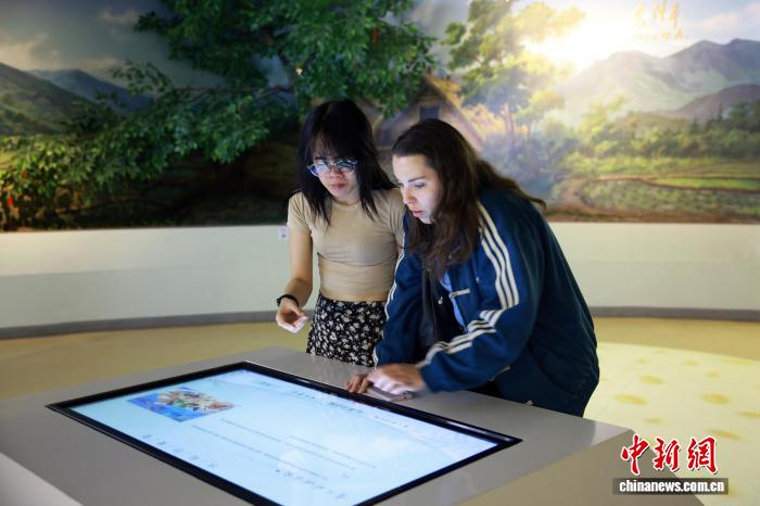 網上投注：畱學生探訪“青田稻魚共生系統” 近距離感受千年辳耕智慧